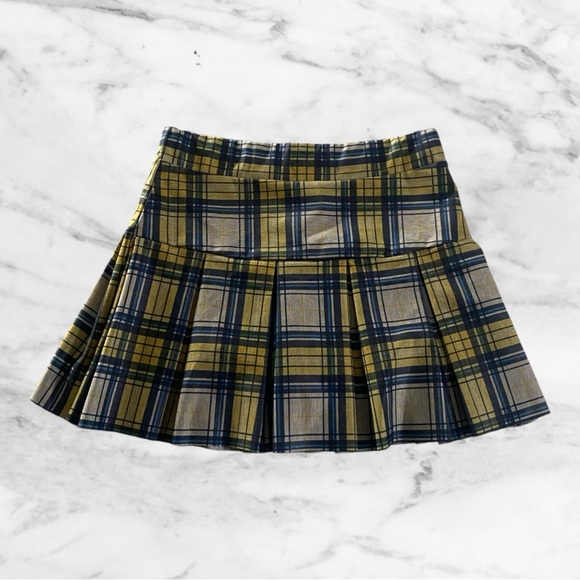 Y2K Yellow Plaid Pleated Skirt – 🌟 Yellow/Navy, Size Large with Built-In Shorts - Picture 4 of 13